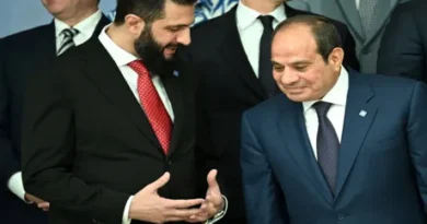 إعلامي مصري شهير يعلق على لقطات السيسي والشرع المثيرة للجدل: "شوفتوهم وهم بيفطروا؟"