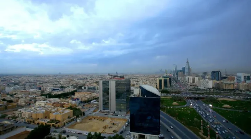 الرياض تستقبل الدفعة الثانية من «التوازن» بفرض سقف سعري على الأراضي