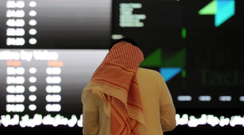 السوق السعودية تتراجع مع انخفاض أسهم قيادية